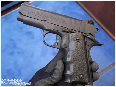 黒色焼付塗装仕様「WA【コルト】ディフェンダー／オールブラック