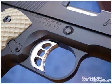 最新のタクティカル.45「WA【ナイトホーク】ファルコン・コマンダー