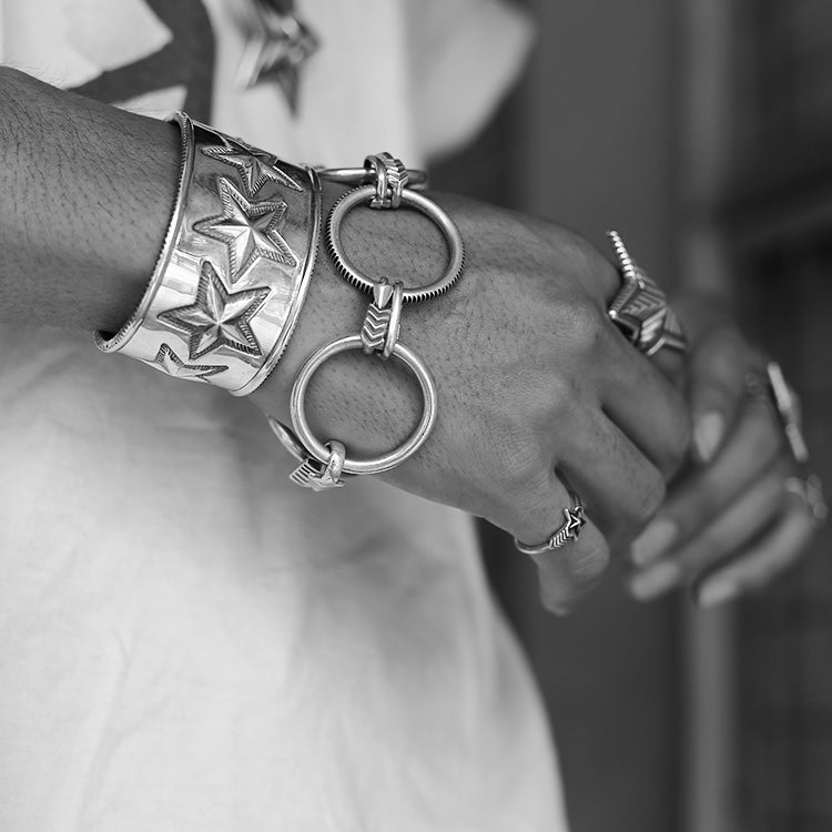 コディサンダーソン バングル コディサンダーソン バングルの通販