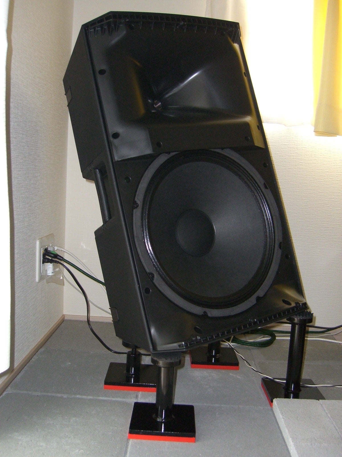 プロケーブルの音響用スピーカースタンド導入 | gamiiwa-sanのブログ