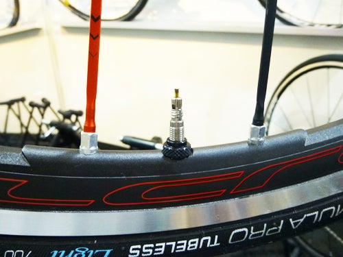 FULCRUM RACING ZERO COMPETIZIONEと IRCチューブレスタイヤ