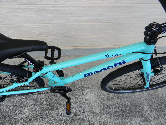 Bianchi(ビアンキ)のとってもお洒落なジュニア用自転車《PIRATA 24