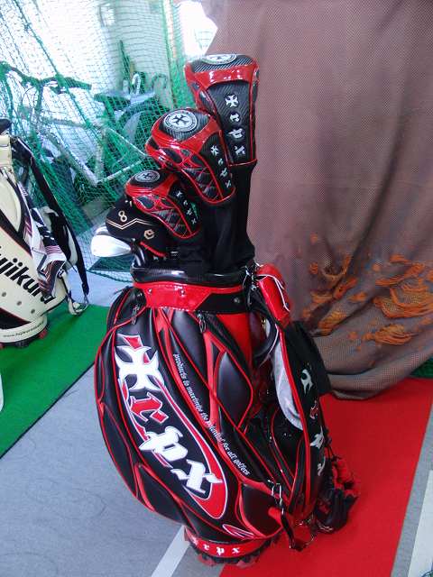 TRPX NEW ヘッドカバーとグリップ | つぶれそうなのにつぶれない店