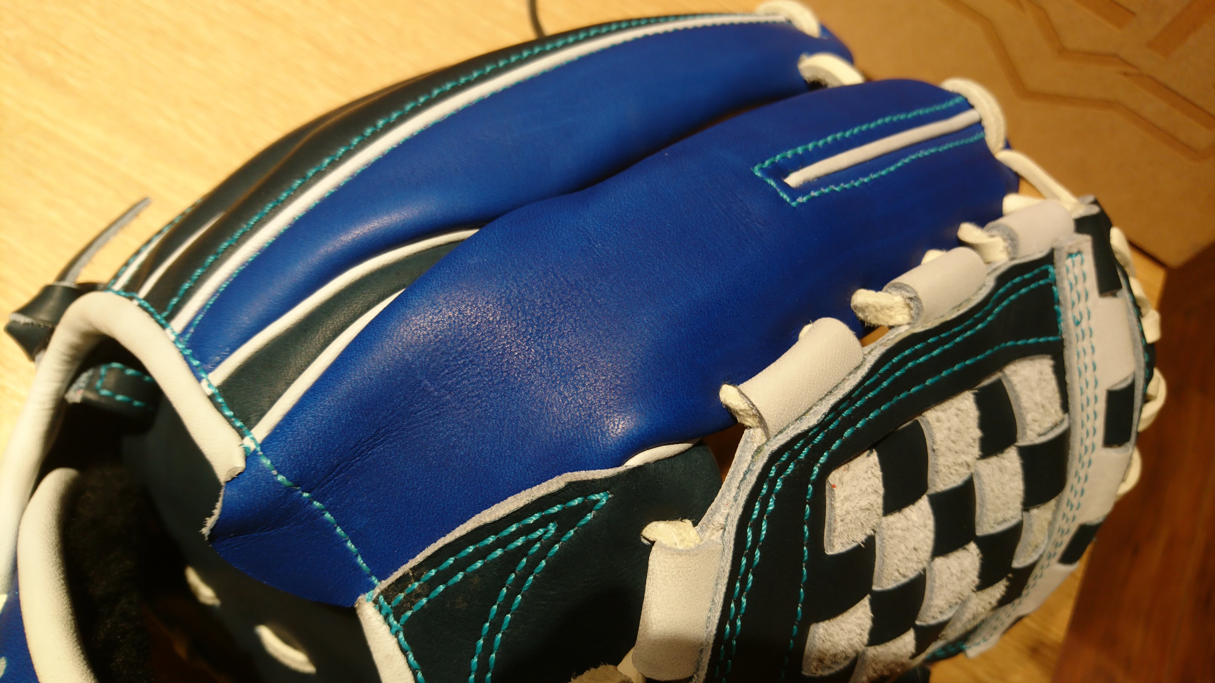 特殊な指当て】ライオンズ源田モデルでのオーダーグラブ | ベース