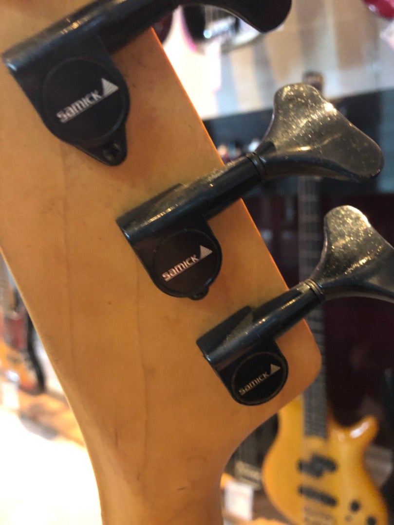 Samickのベース。 | 好きに勝手にいろんな楽器