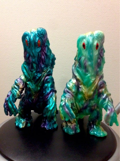 ヘドラソフビ イベント限定 黒成型と蓄光成型 M1号 | 怪獣玩具とカタナ