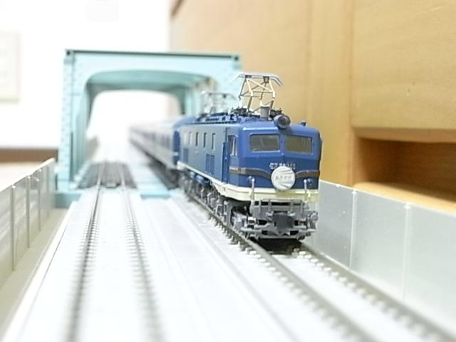 KATO 20系「あさかぜ」に変身デビュー | 緩行線