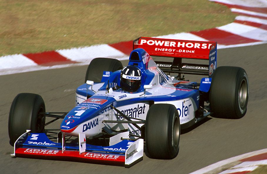 いぶし銀のドライバー デイモン・ヒル 1997 ヘルメット# | ~クルマの