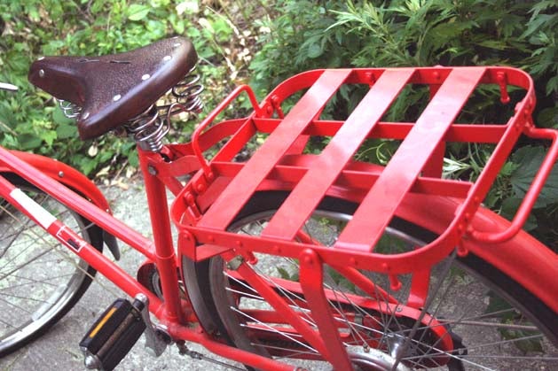 郵便局自転車 珍しいです。未使用車の様なきれいな車体です。実用車