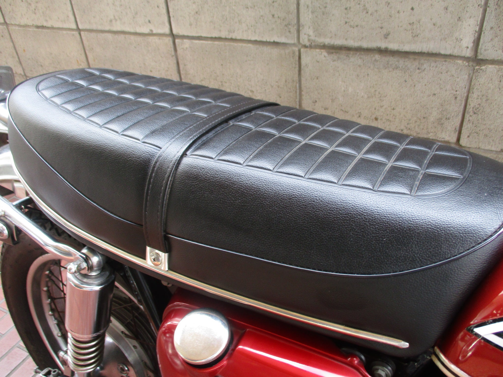 ホンダ CB750Four K型 ノーマルタイプシートロゴ付 ホワイト cb750 k0