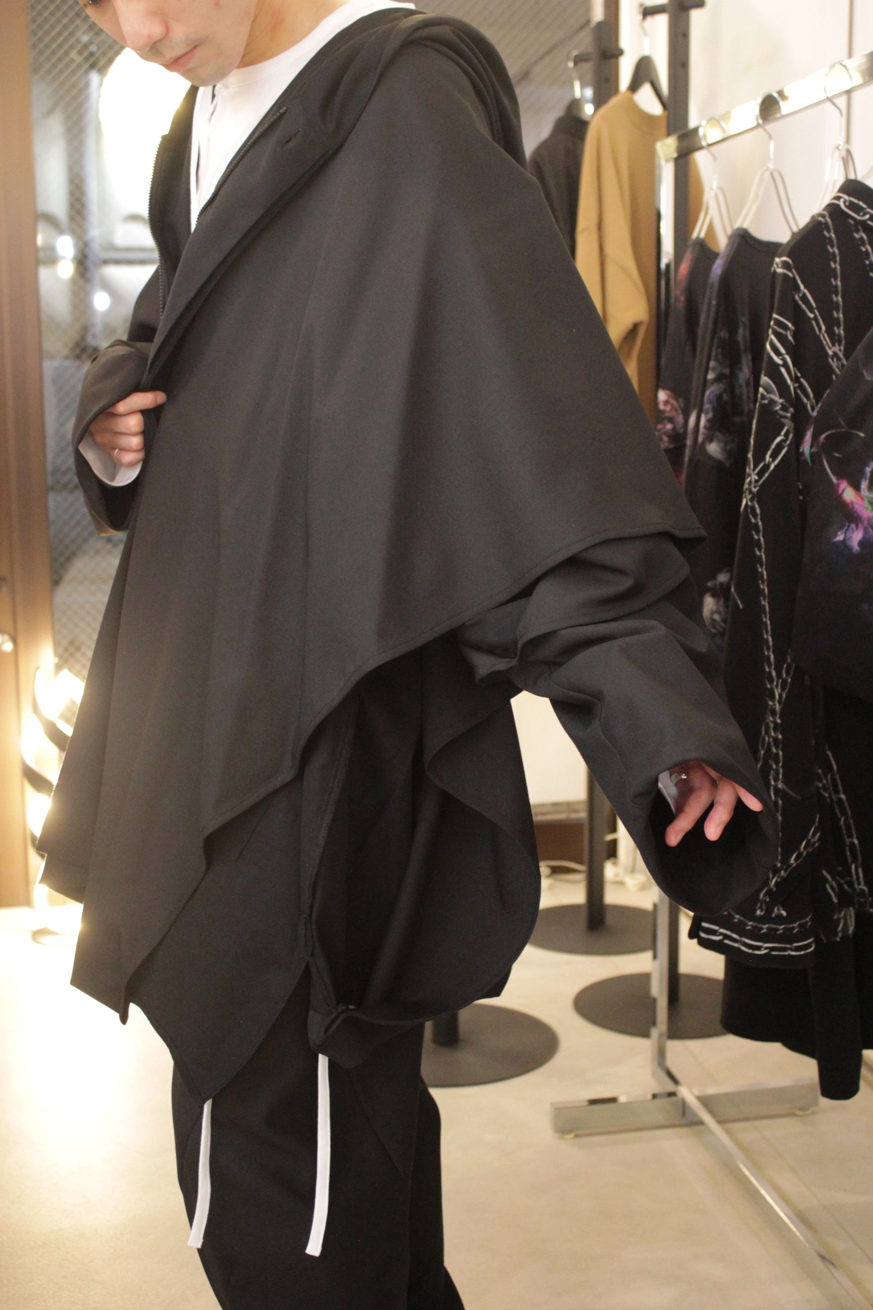 GroundY[グラウンドワイ]ヨウジヤマモトらしい複雑なカッティングと