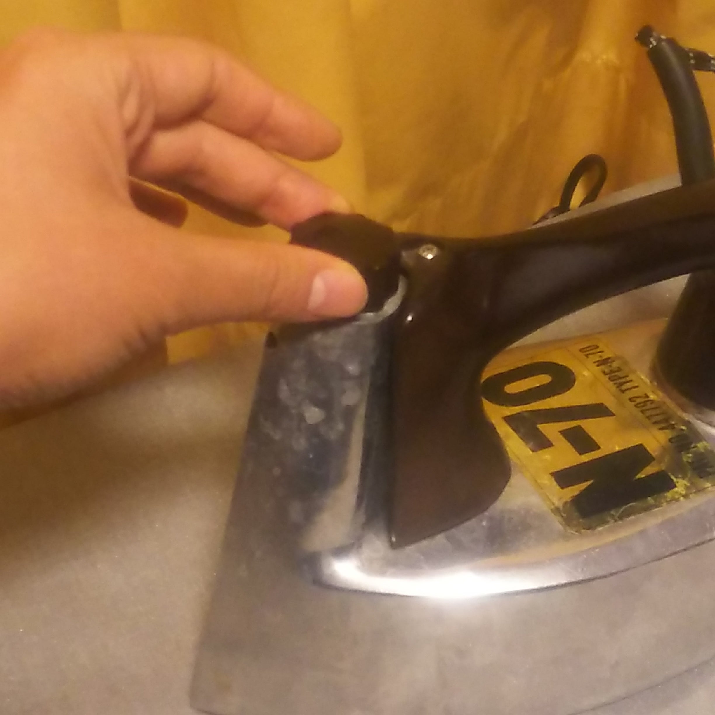 磯田電機製作所製スチームアイロンの使い方 | 佐倉編物研究所 公式ブログ