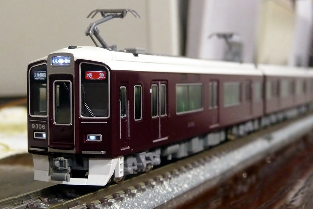 KATO 阪急電鉄9300系 京都線 基本・増結セット入線♪ | Bullet Train