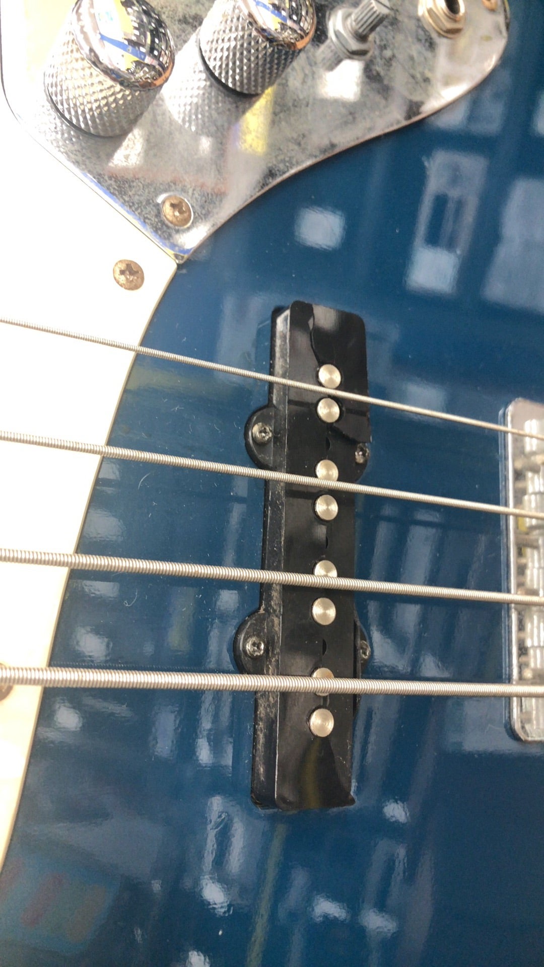 Brianのジャズベ(JIROモデル) | 好きに勝手にいろんな楽器