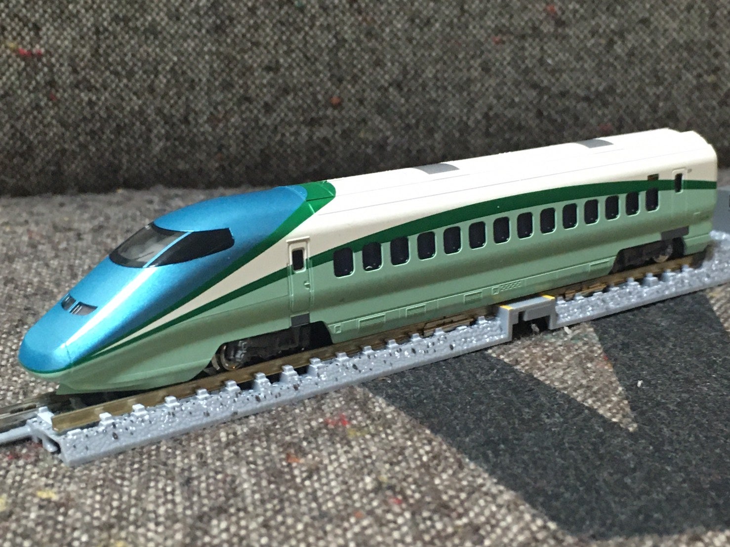 ROUNDHOUSE(KATO) 10-937 E3系700番台 山形新幹線とれいゆつばさ | か