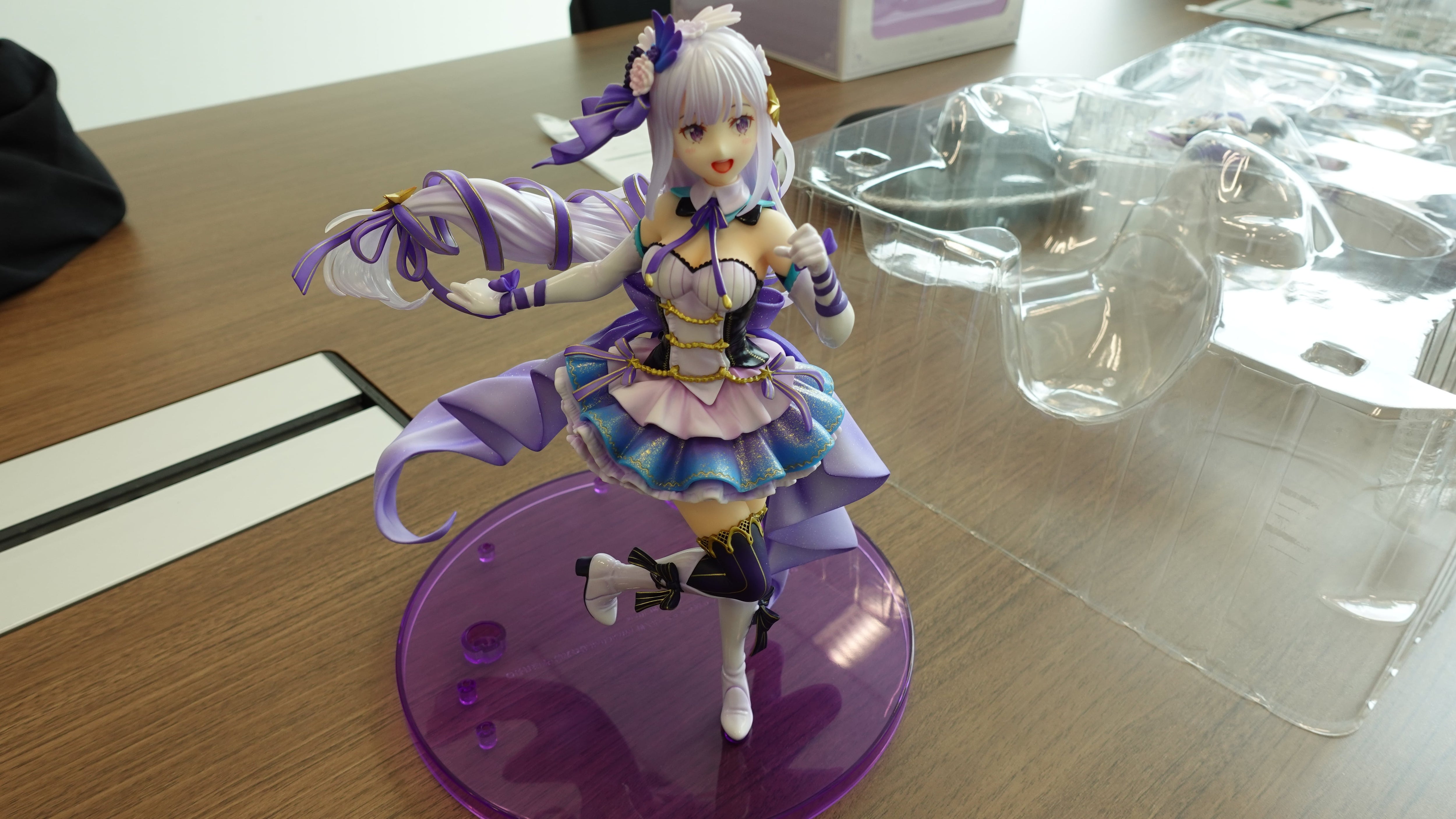 エミリア-アイドルVer- 1/7スケールフィギュア | SHIBUYA SCRAMBLE