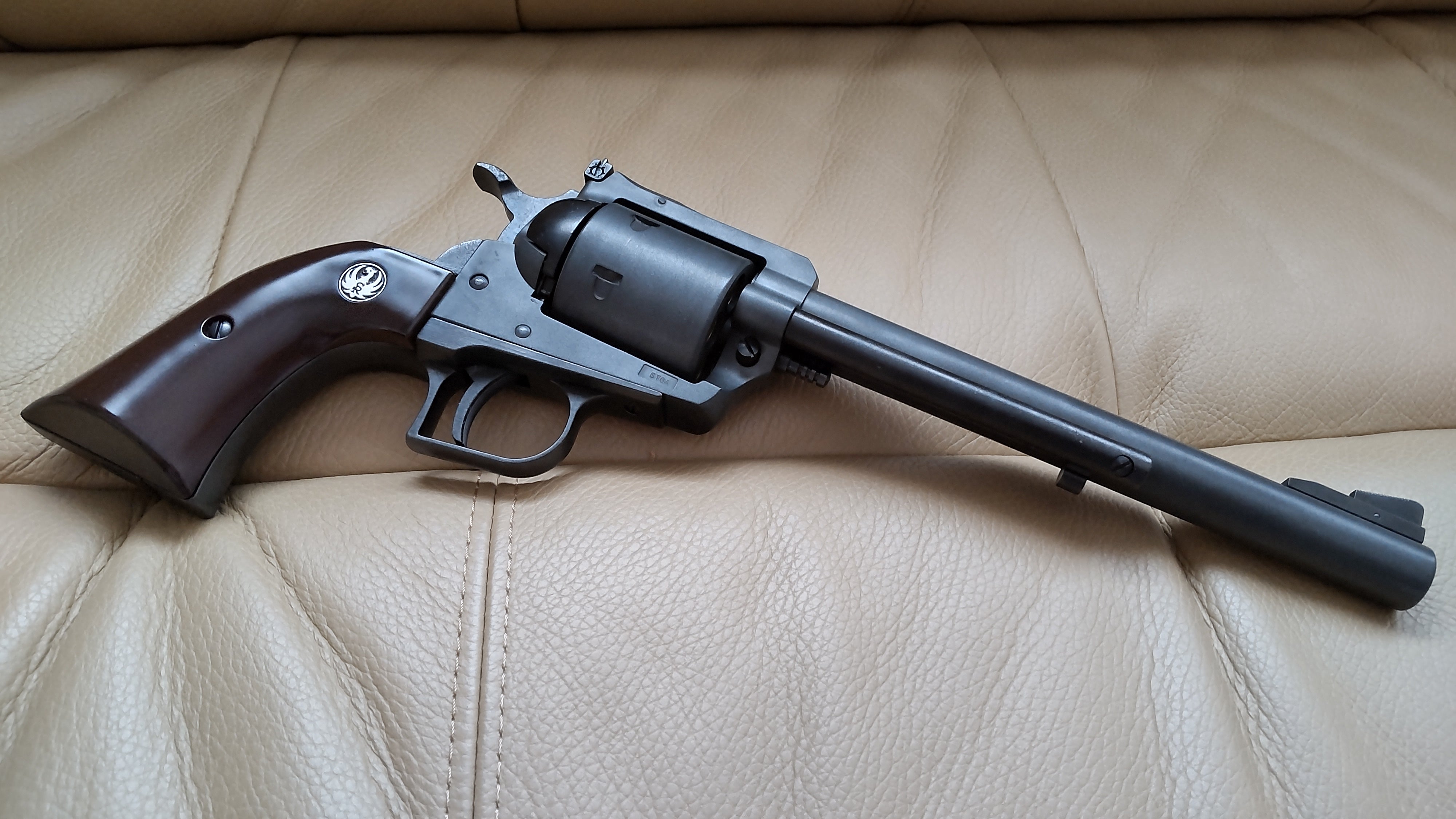 Sturm Ruger Super Blackhawk」の巻 | 極楽人ブルーサンダーの「超！極