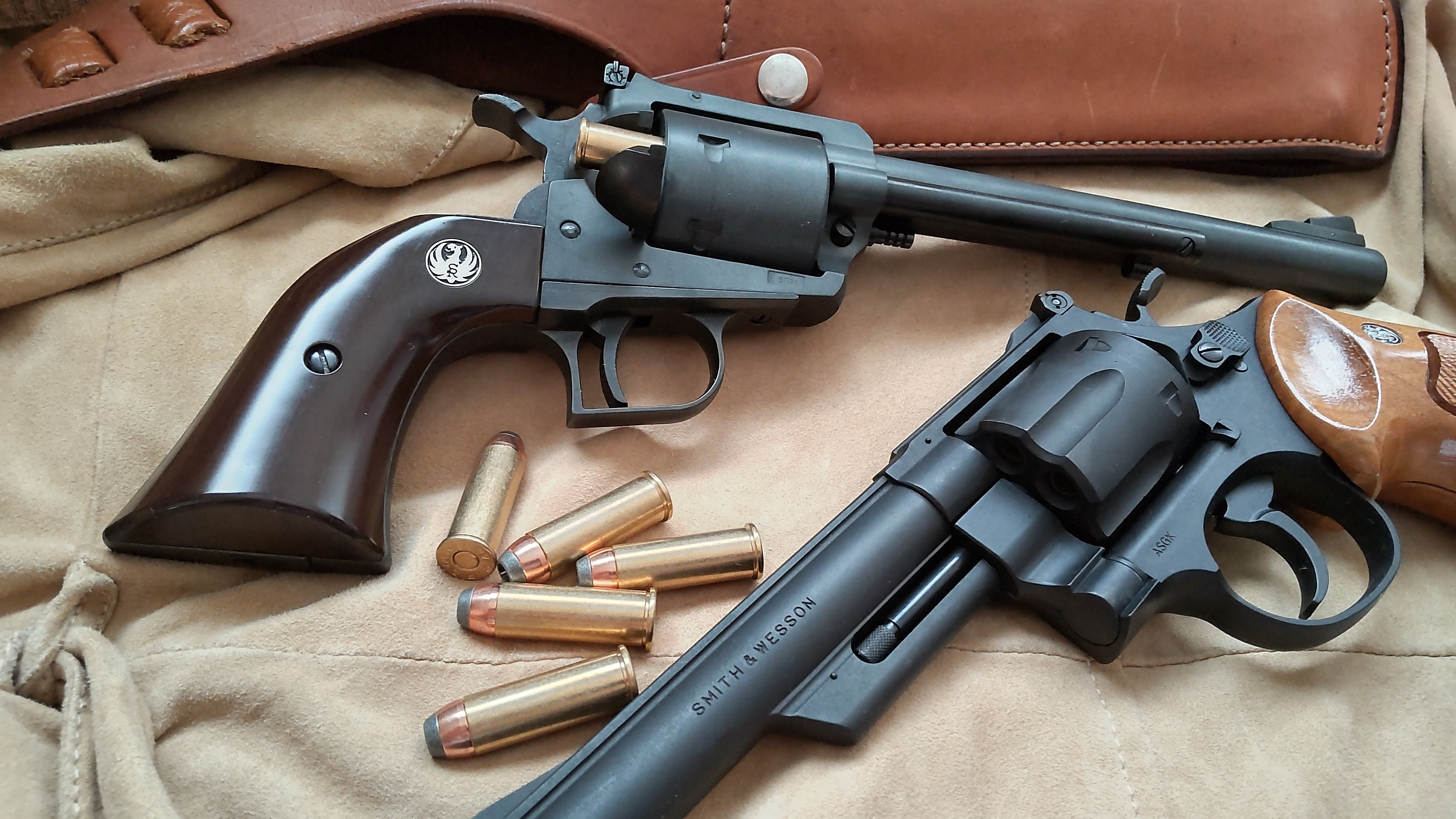 Sturm Ruger Super Blackhawk」の巻 | 極楽人ブルーサンダーの「超！極