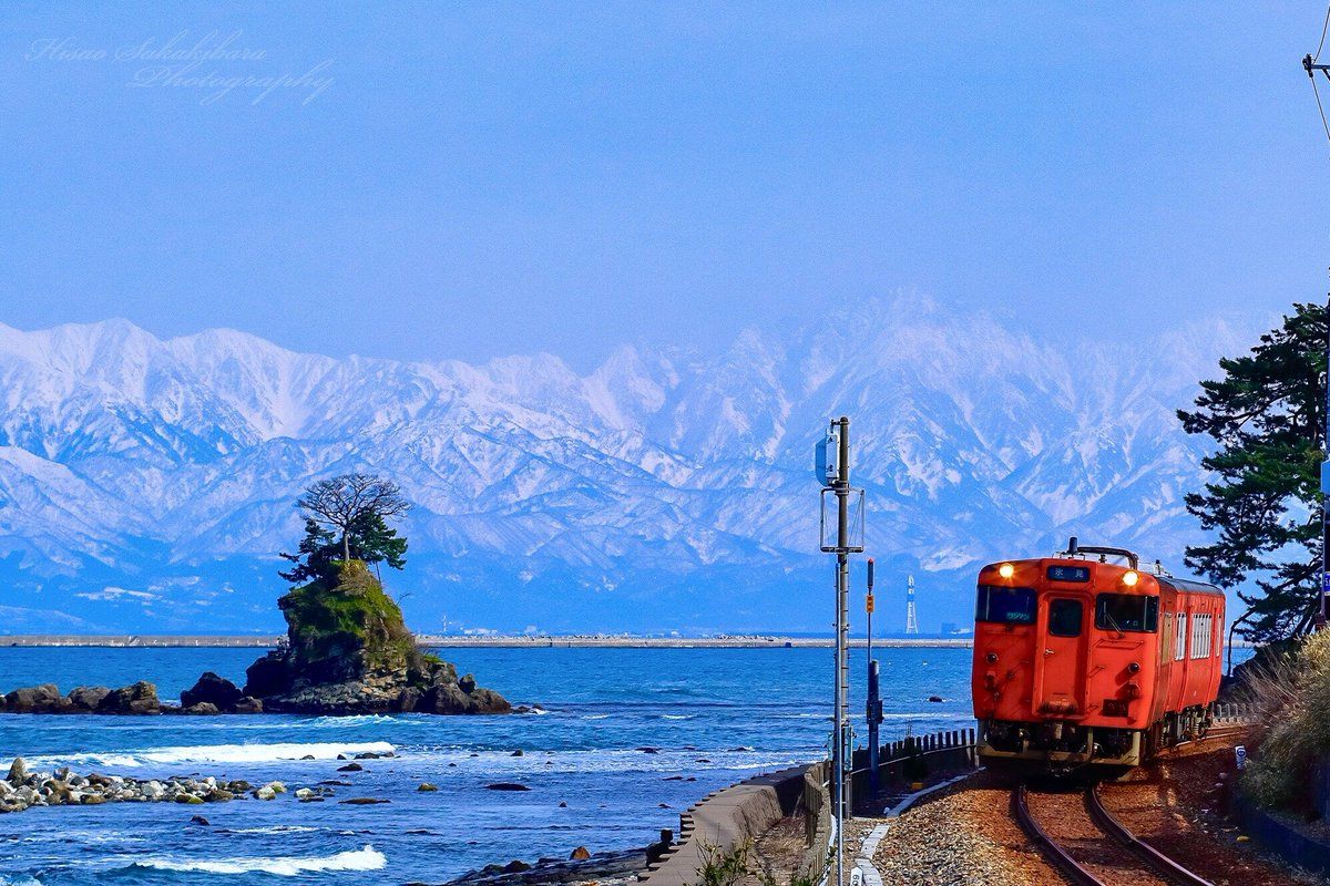 JR西]氷見線とキハ40 2084「忍者ハットリくん」の新ラッピング車紹介