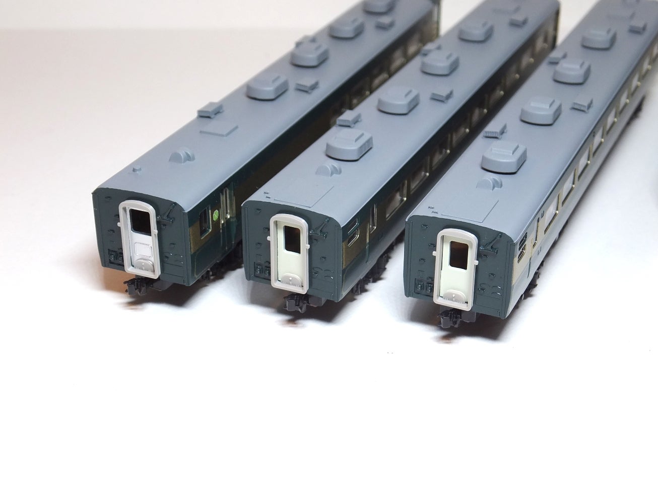 TOMIXのサロンカーなにわ旧製品を何とかしてみる？ ③ | 色々Lab