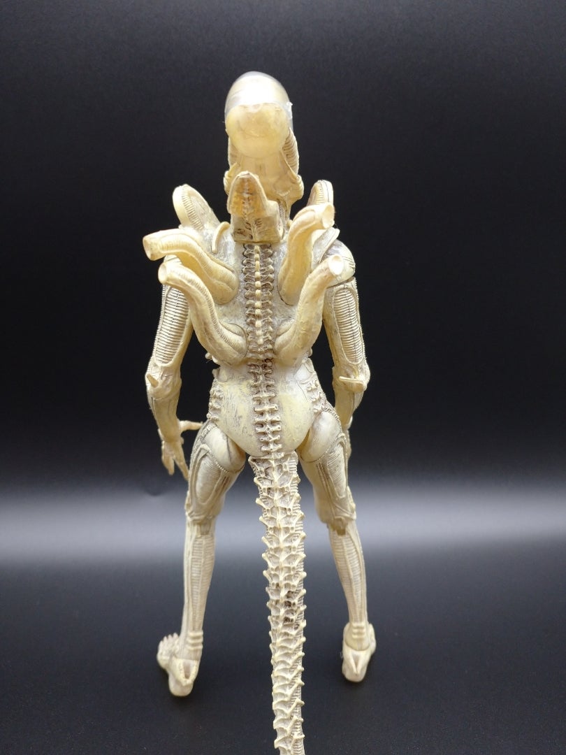 195 NECA XENOMORPH '79 PROTOTYPE SUIT | A V P V T V R