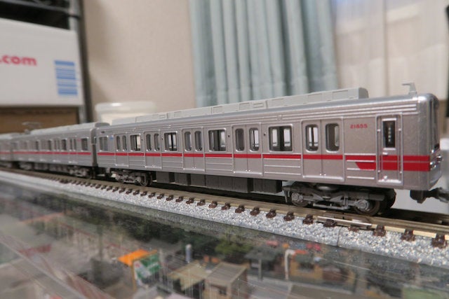 マイクロエース 東武20050型 8両セット 入線 | ダイス・クエイドのブログ