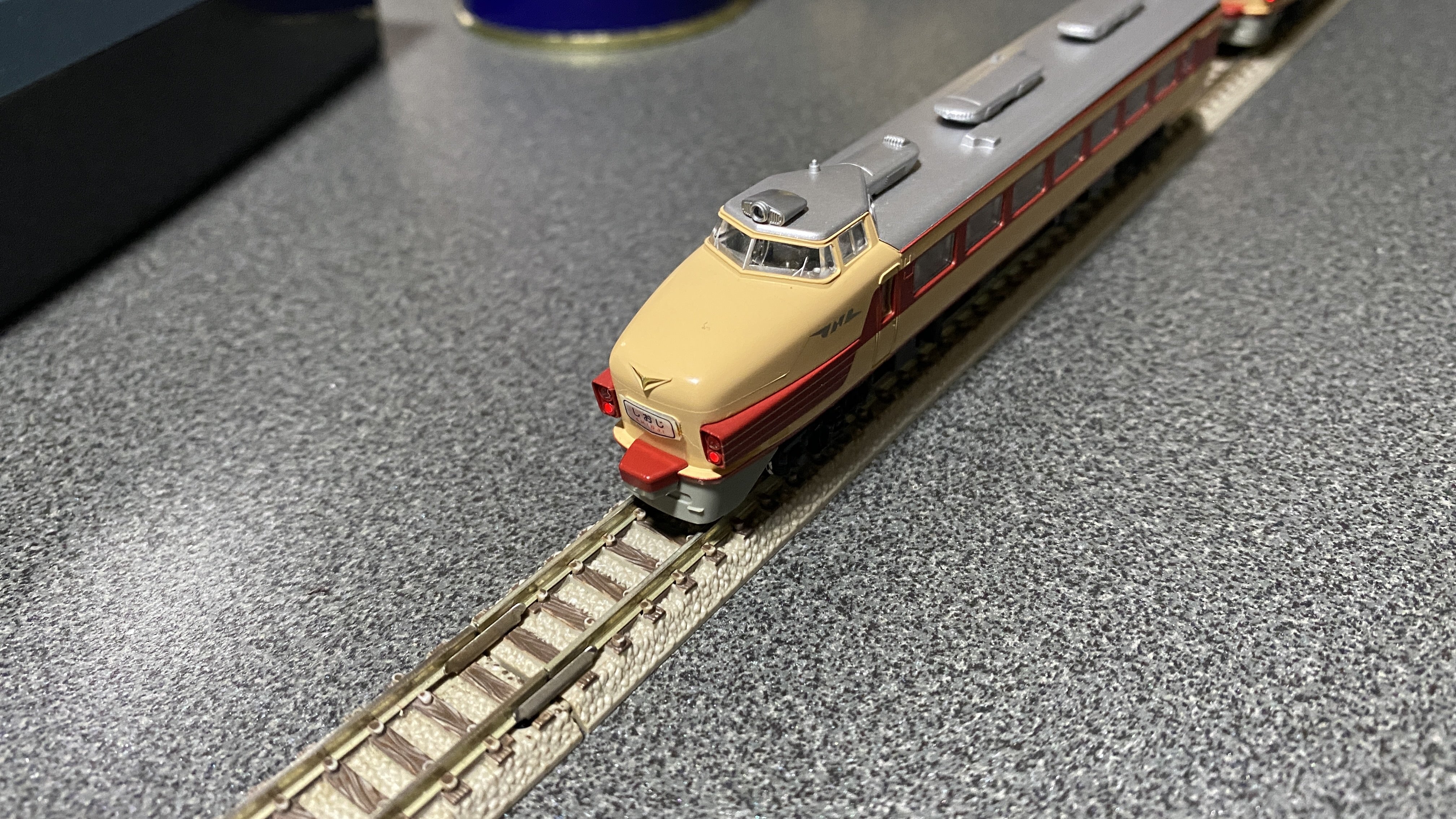 鉄道模型不道シリーズ】KATO 10-352 181系「しおじ・はと」 試運転だが