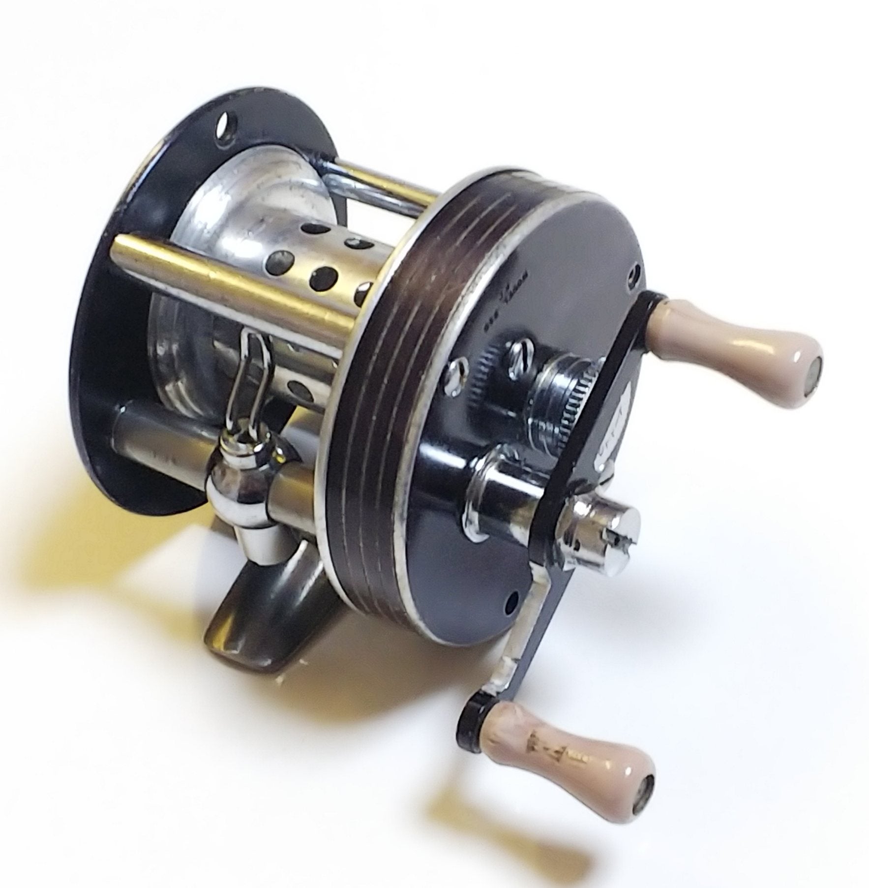 ラングレーリールの代表機種と謎のマボロシリール | 渓流ダイレクト