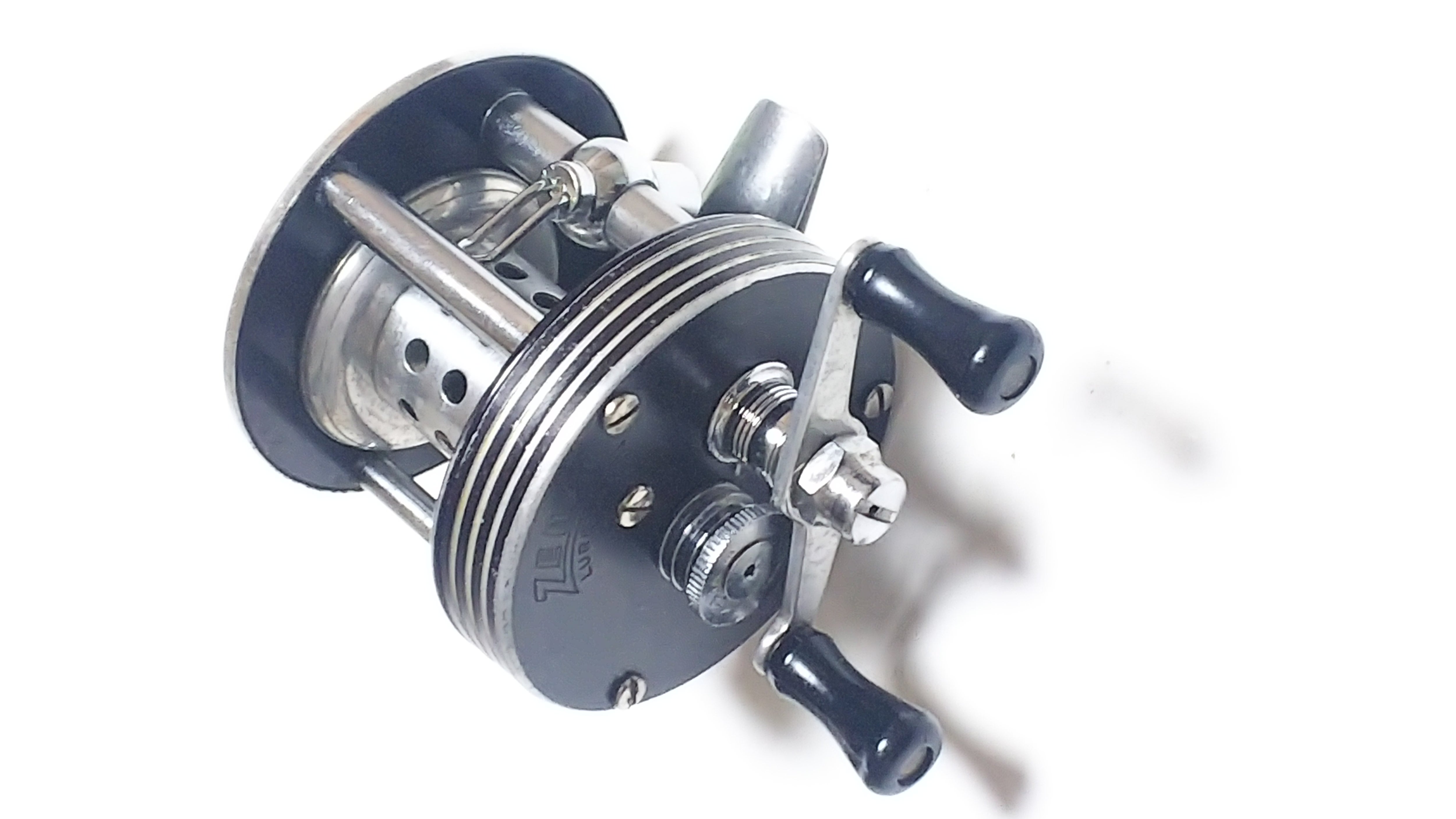 ラングレーリールの代表機種と謎のマボロシリール | 渓流ダイレクト