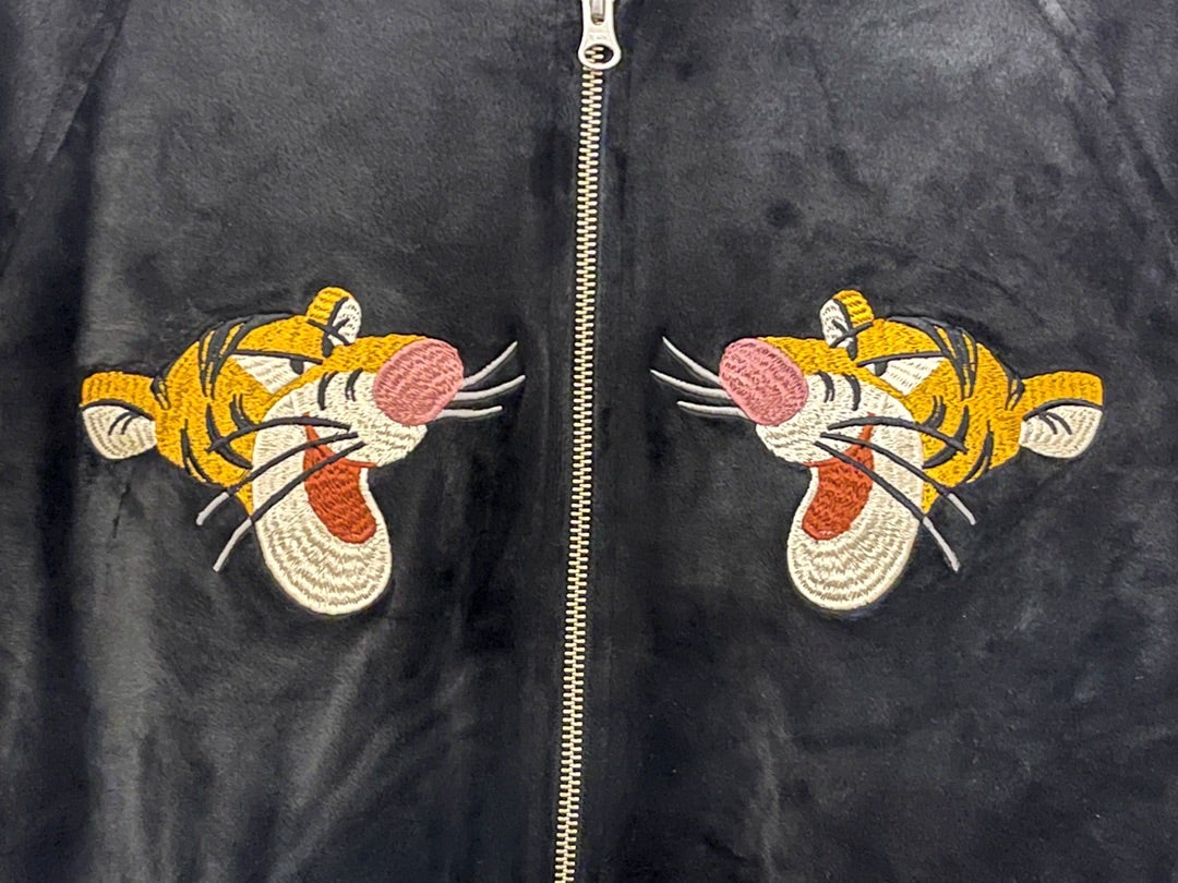 心待ちにしていたTDRティガーのスカジャン | Hatama Official Blog