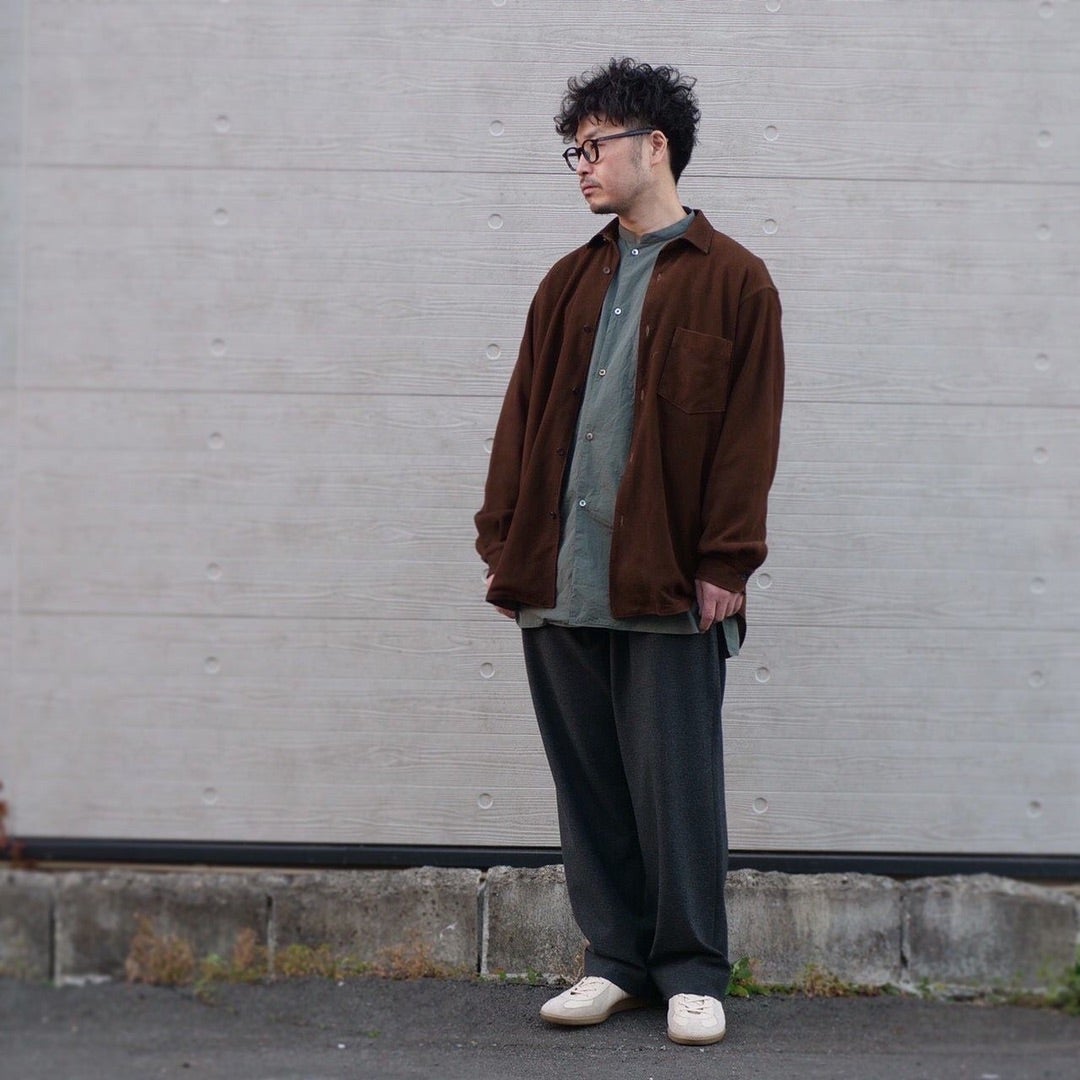 COMOLI スエードコモリシャツ [ブラウン] | Belluria のセレクトアイテム