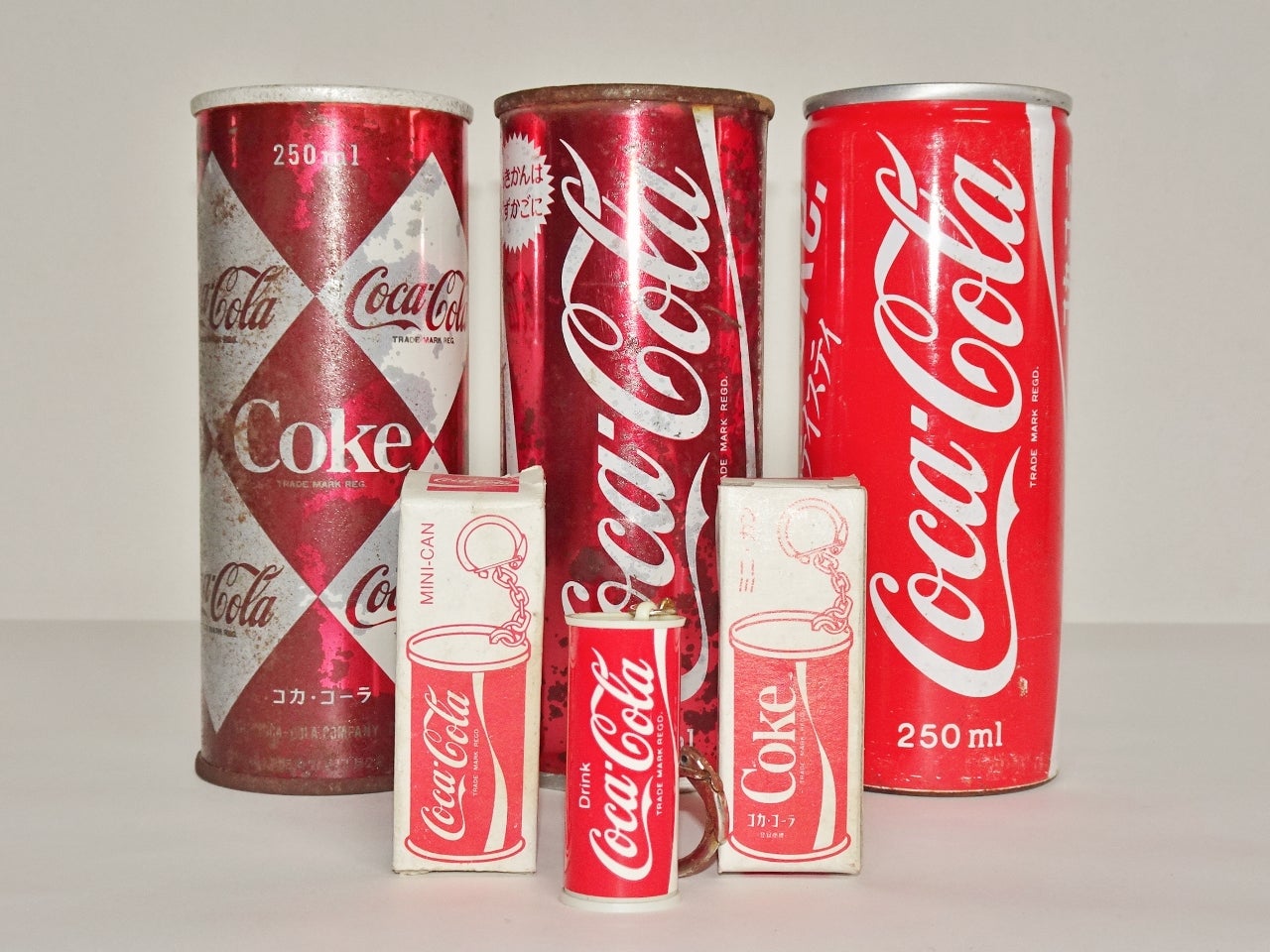 ノベルティグッズ「コカ・コーラのキーチェーンつきミニ・カン