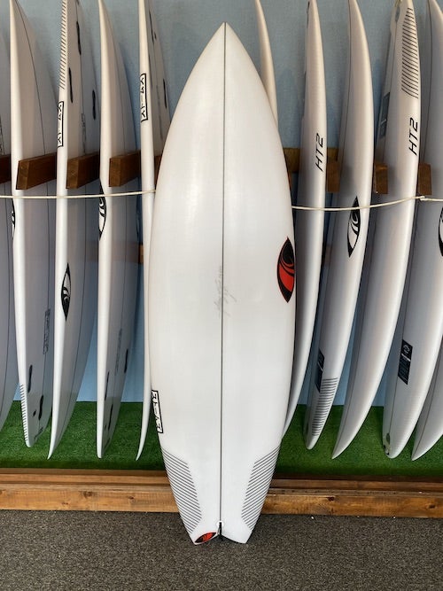 SHARPEYE 【STORMS TWIN TURBO 】デビュー！ | SURF is FUN