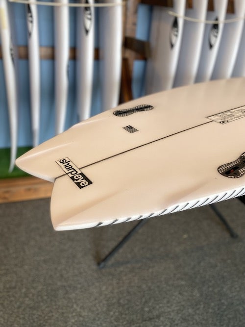 SHARPEYE 【STORMS TWIN TURBO 】デビュー！ | SURF is FUN