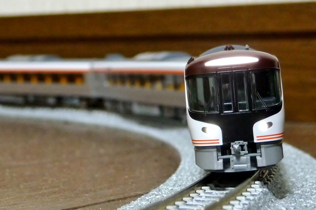 TOMIX JR HC85系ハイブリッド車(試験走行車)セット入線♪ | Bullet