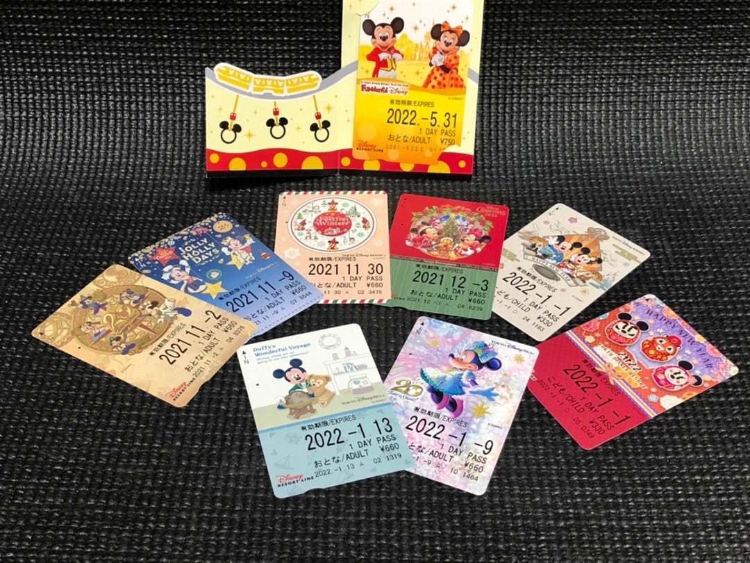 最近購入したものと明日発売のもの。リゾートラインのフリー切符