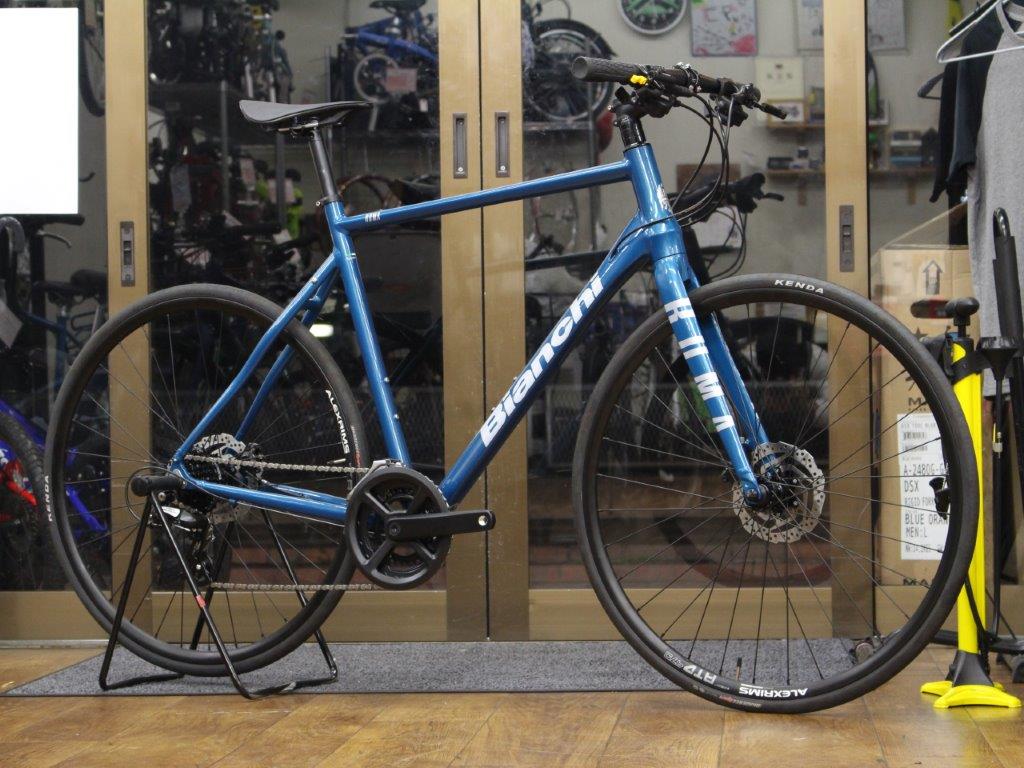 油圧ディスクブレーキを搭載したおしゃなクロスバイク！Bianchi ROMA 3