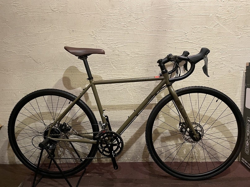 店頭在庫入荷情報＞FUJI FEATHER CX+ KHAKI 49サイズ】 | GNARLY BIKES