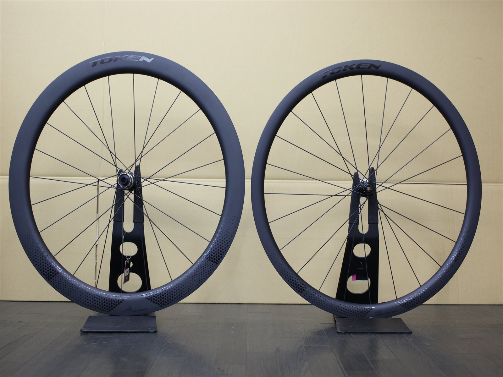 TOKENの新型ホイールセットが入荷しました | CSカンザキ阪急千里山ブログ