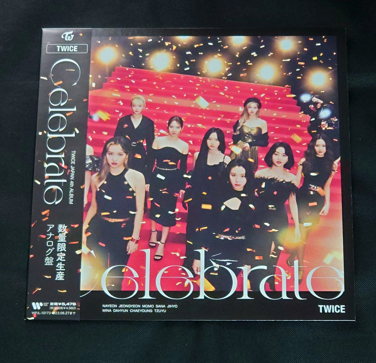 TWICE・Celebrate【数量限定生産アナログ盤】” 到着しましたが