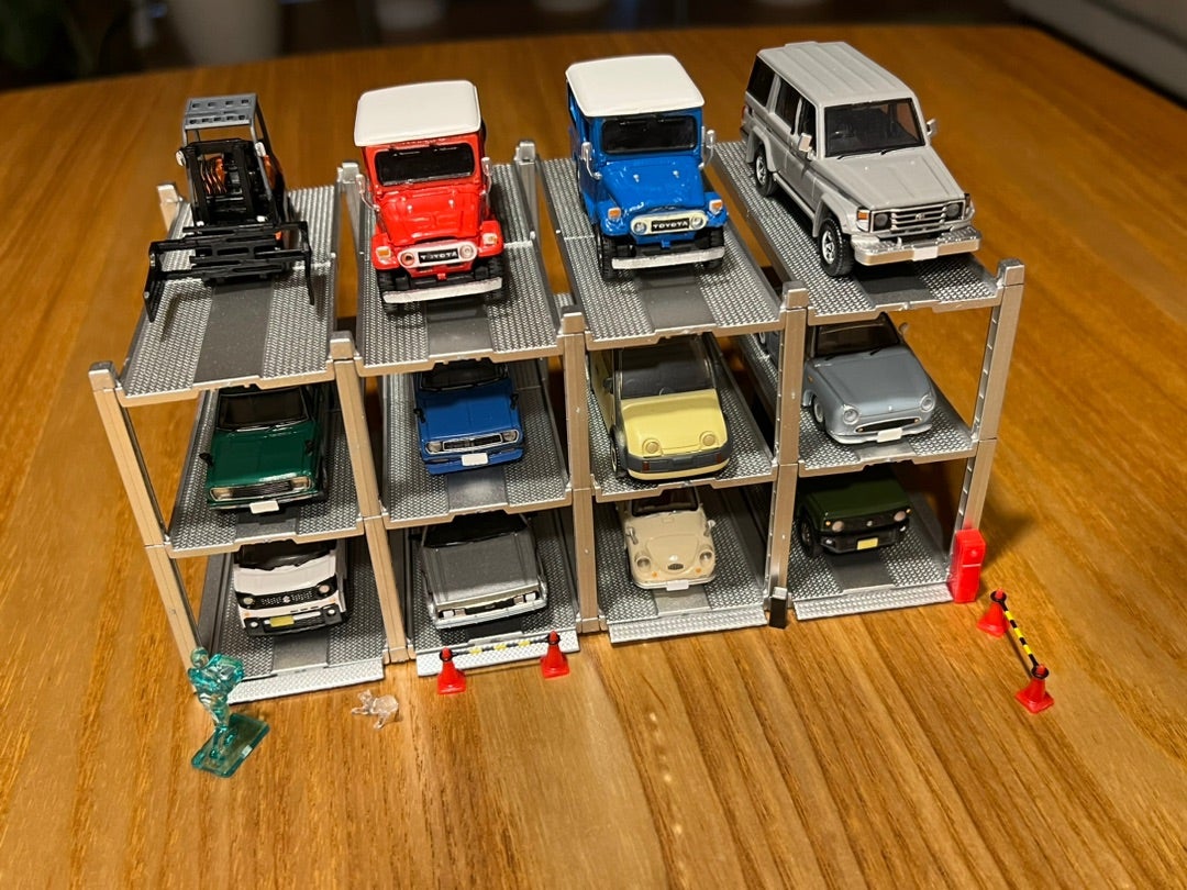 トイズキャビン 1/64 立体駐車場 | 不定期プラモデル日記〜ときどき