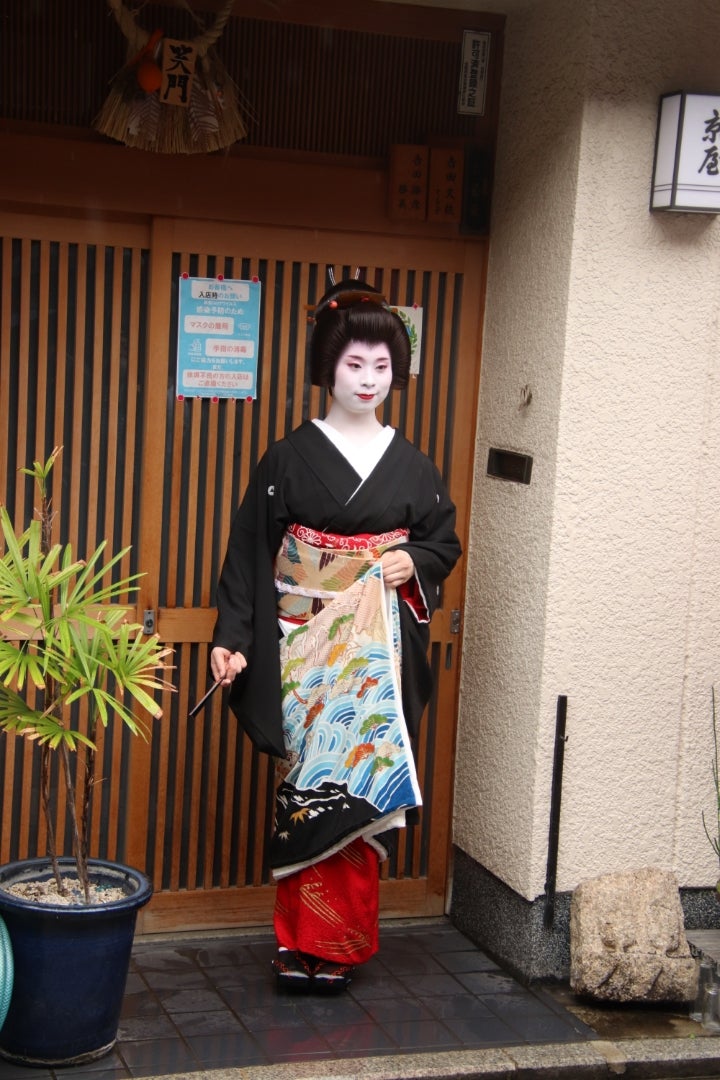 祇園甲部の槇里子さんが舞妓から芸妓へ襟替 | 芸舞妓と京都