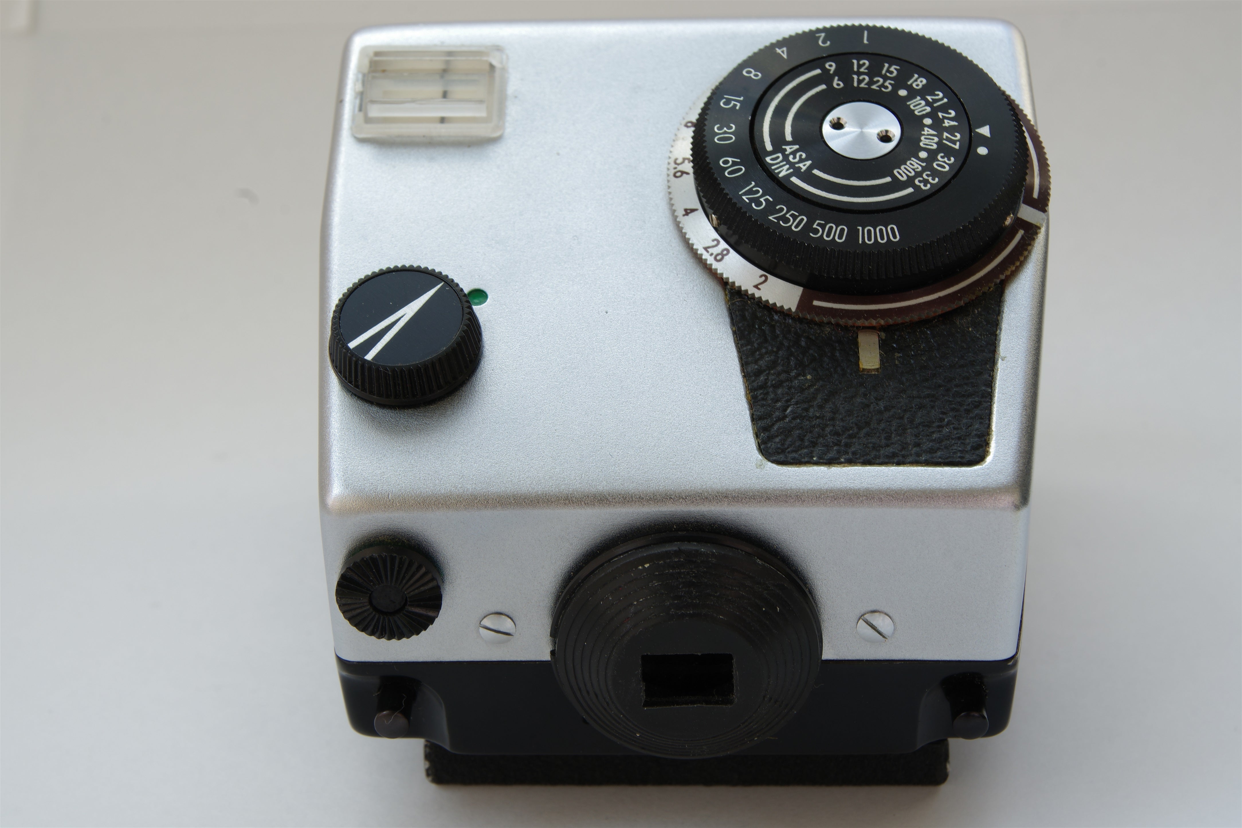 PENTACON SIXと神レンズ！– ツアイス イエナ Biometar 80㎜ F2.8