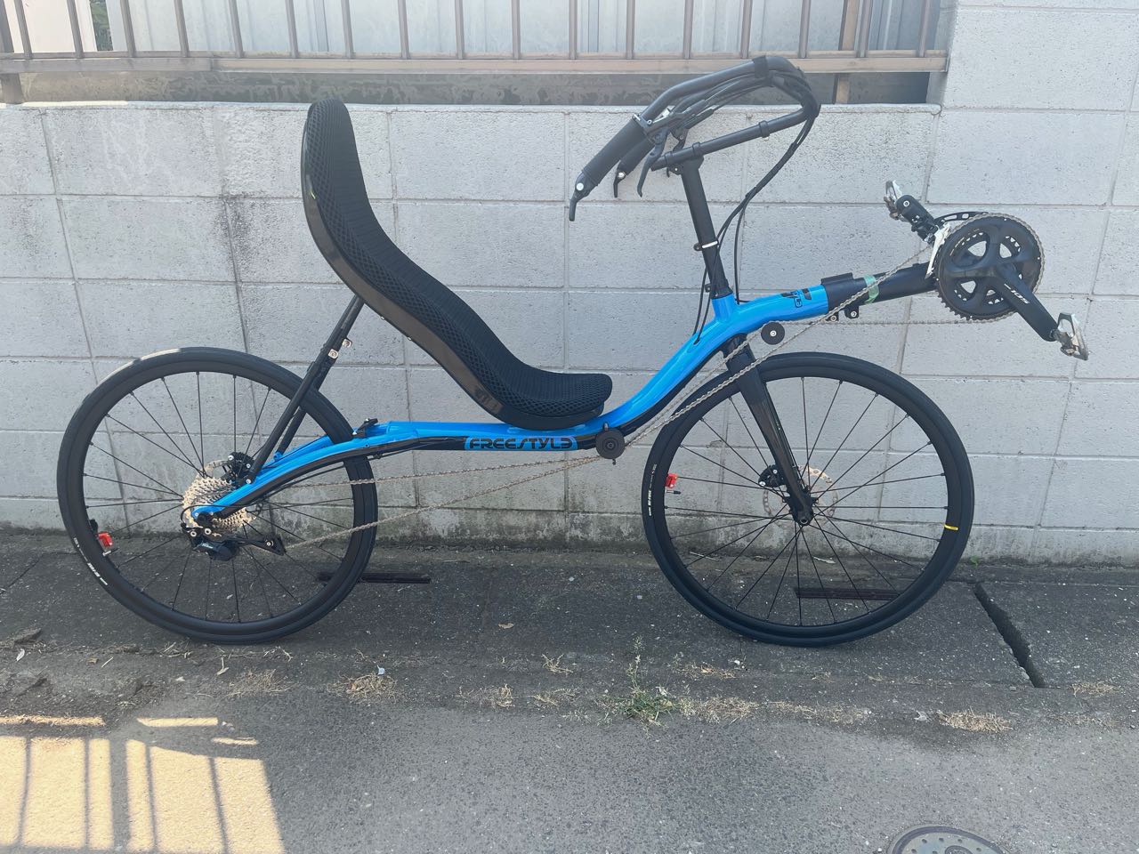 シュリッター・フリースタイルというリカンベントを調整しています