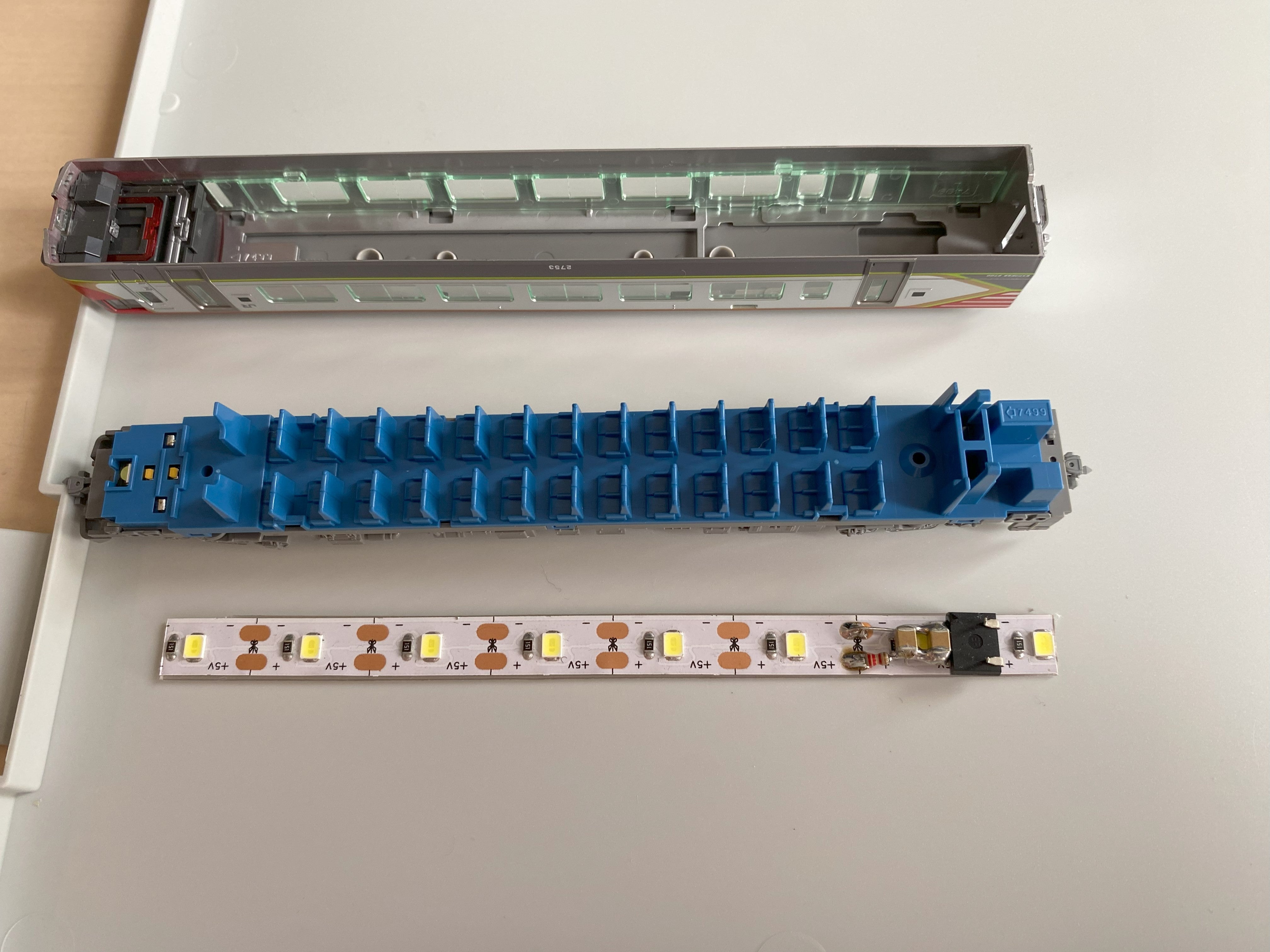 JR四国 2700系に自作室内灯を新調する【TOMIX】 | ニート店長[Nゲージ