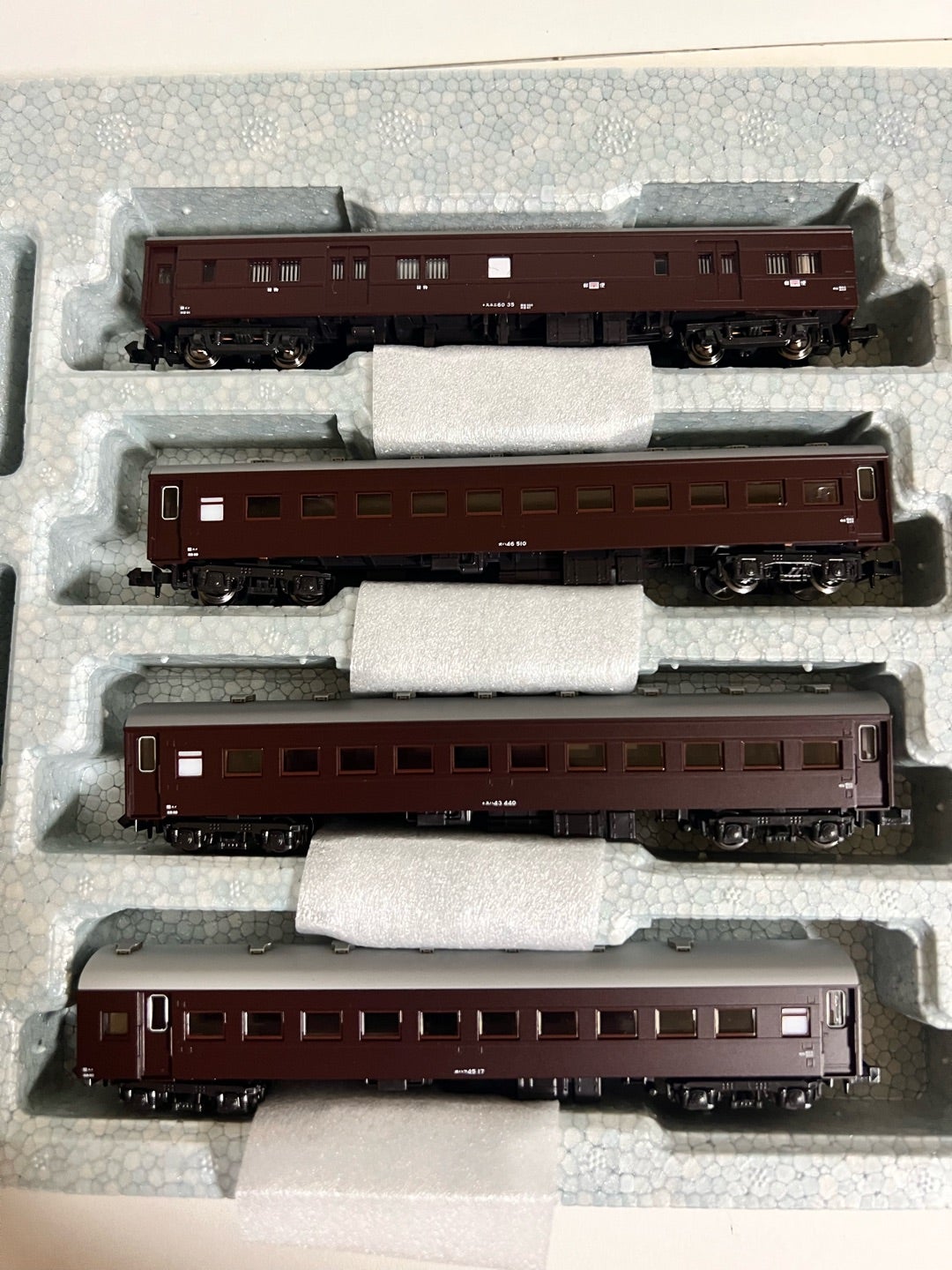 KATO 10-034&10-034-1“旧形客車4両セット（茶）&（ブルー）”入線