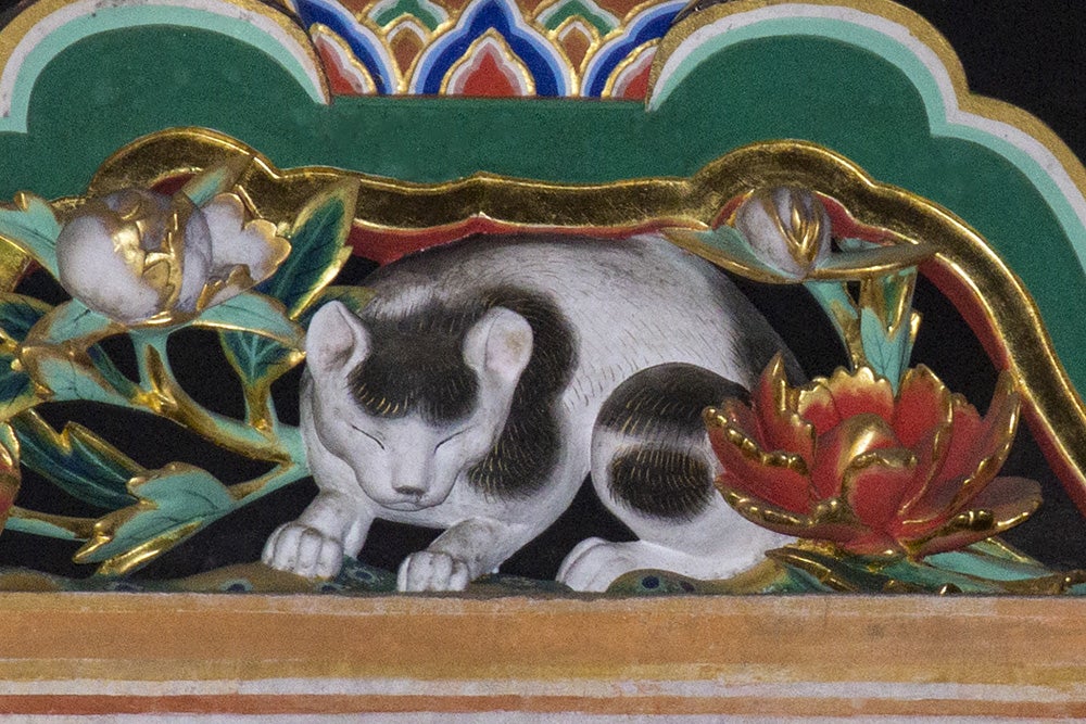 世界遺産・日光東照宮で初詣 その16 東回廊の眠り猫の彫刻とその周辺