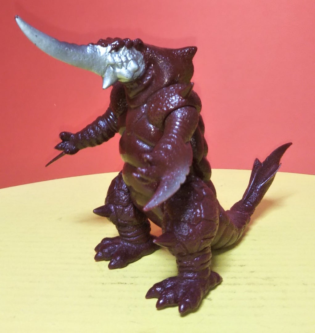 裂刀怪獣バギラ 『電光超人グリッドマン』 | シネマ係長の秘密基地