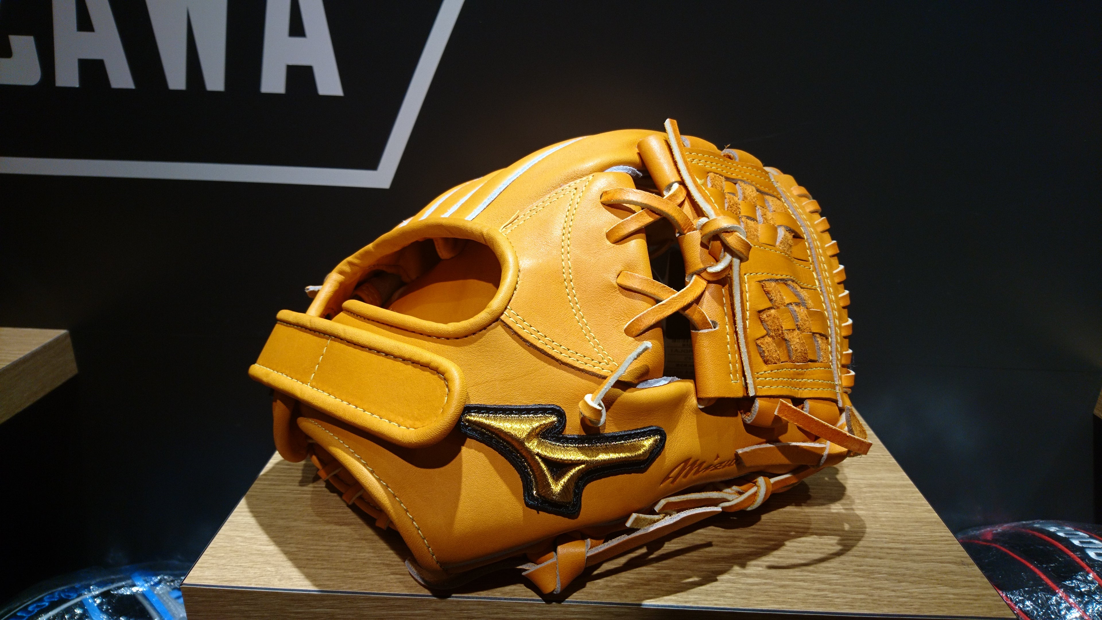 ミズノプロ】宮本慎也氏×ミズノ［MMベルト］内野手グラブ | ベース