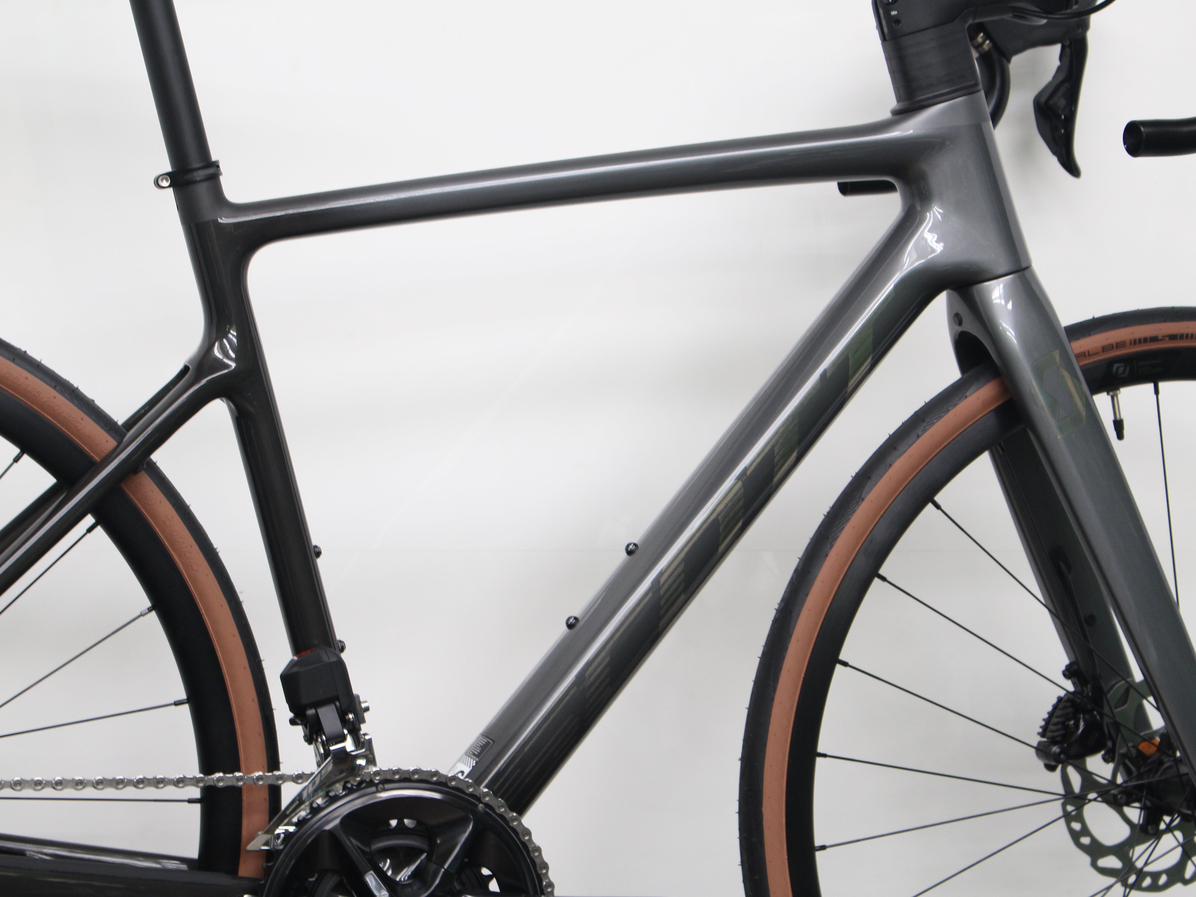 軽量カーボン！楽にエンデュランス！電動コンポで彩る！ SCOTT ADDICT